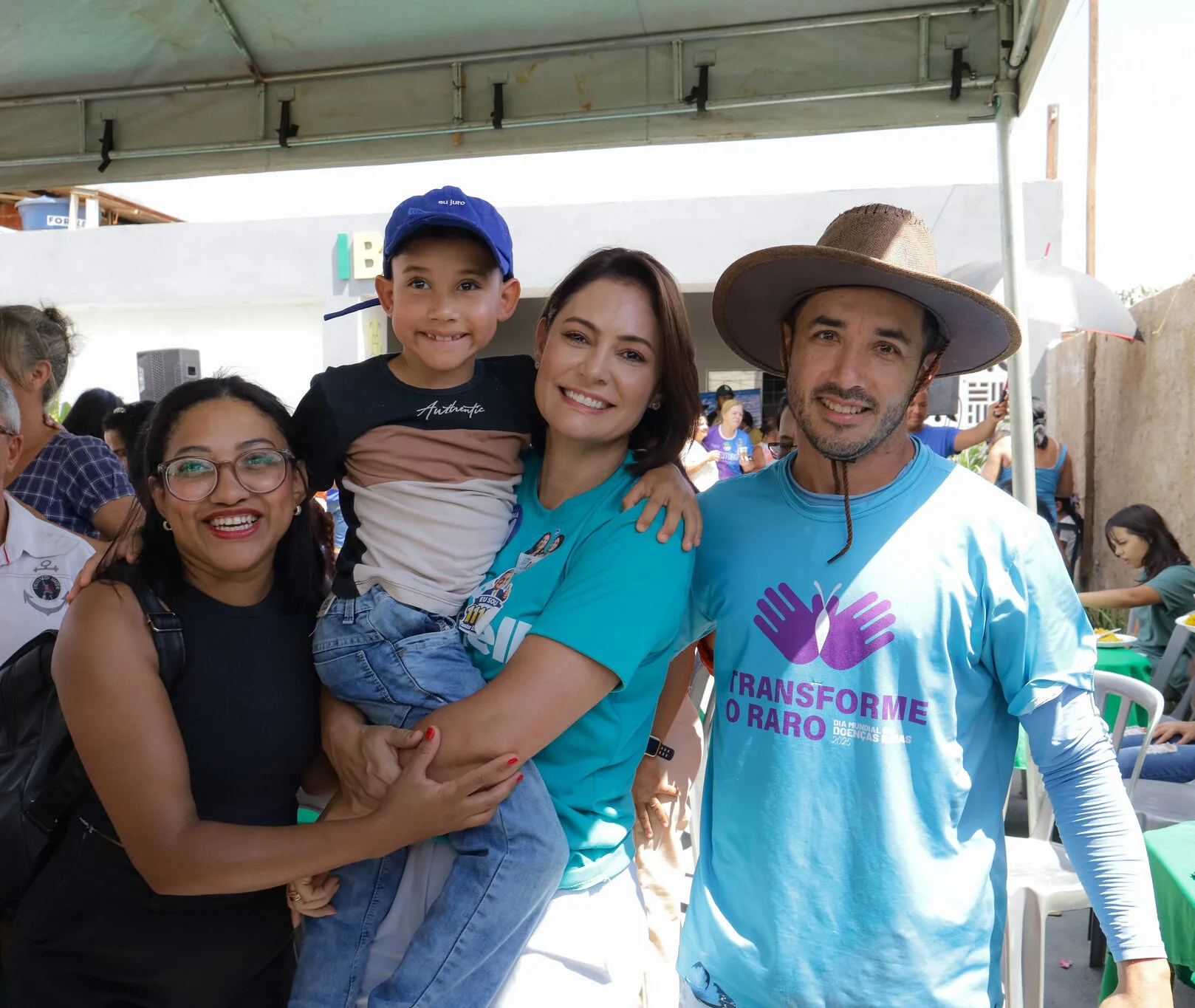 Michelle Bolsonaro com famílias